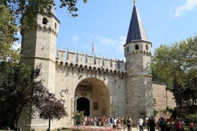 Best Of Istanbul: 1, 2 or 3 Day Private Guided Tour - Day Two on the Bosphorus and beyond: Dolmabahce, Taksim, towers, and Spice Bazaar time