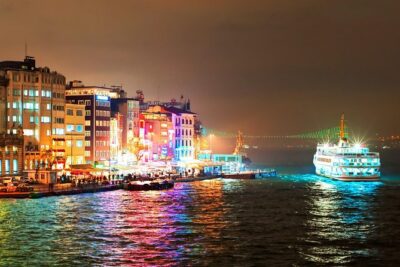 Bosphorus Night Cruise: Dinner, Drinks & Hotel Pickup - The Bosphorus night cruise: what you actually see in 3 hours