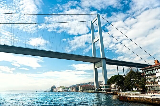 Bosphorus Sunset or Daytime Yacht Cruise with Snacks & Live Guide - Why a Bosphorus Yacht Cruise Makes Sense for First-Time Istanbul
