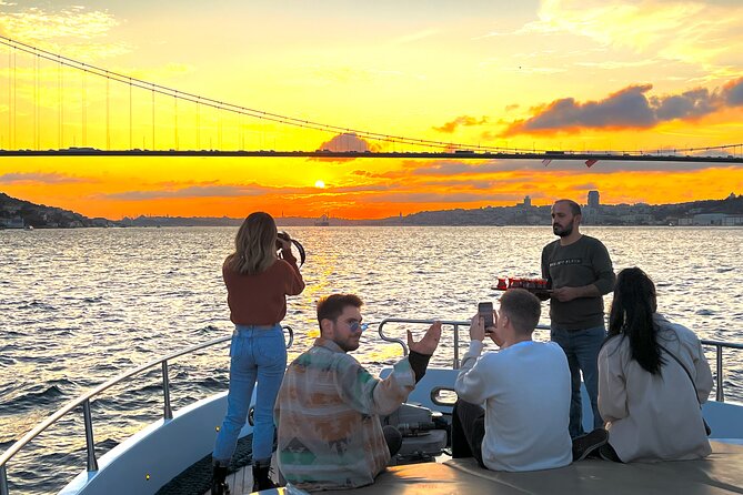 Bosphorus Sunset or Daytime Yacht Cruise with Snacks & Live Guide - Getting There and Finding the Meeting Point (Without Drama)