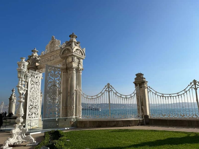 Dolmabahce Palace & Harem Fast-Track Entry with Audio Guide - Selamlik section: Ottoman splendor with time to breathe