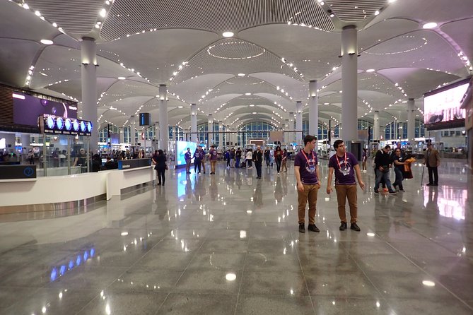 Fat Taxi - Private Istanbul Airport (IST) Transfer to City - The meeting moment: greeter, signboard, and the -2 transport floor