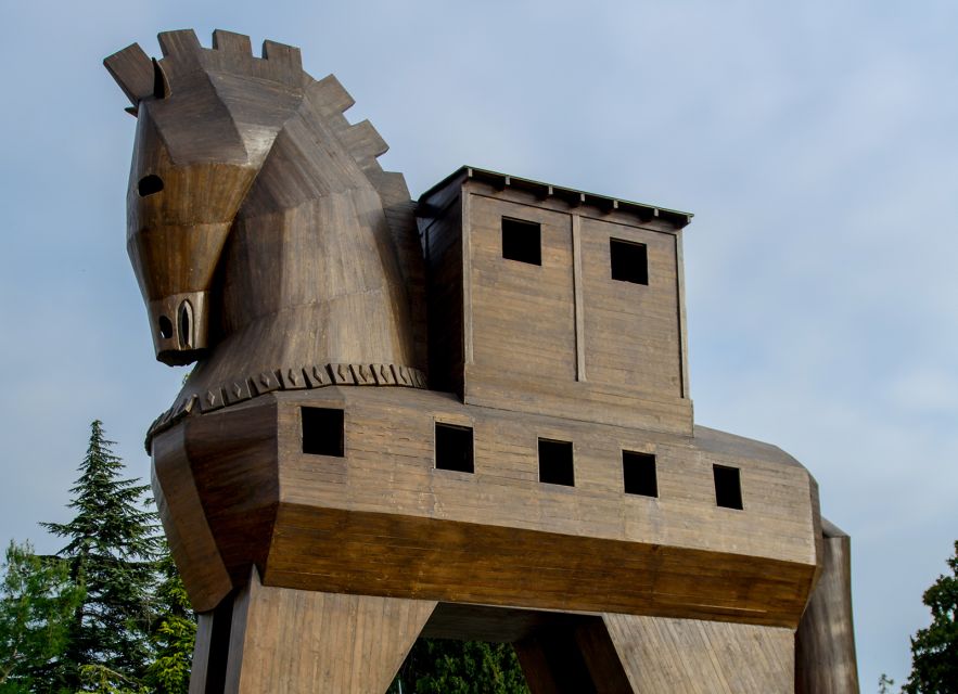 From Istanbul: 2-Day Tour to Gallipoli & Troy - Day 2 at Troy: Trojan Horse to Troy IX city layers