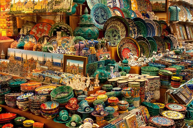 Full-Day City Tour with Private Tour Guide and Red Carpet Treatment with Luxury Minibus - Picking the right day: Monday, Tuesday, and Sunday swaps