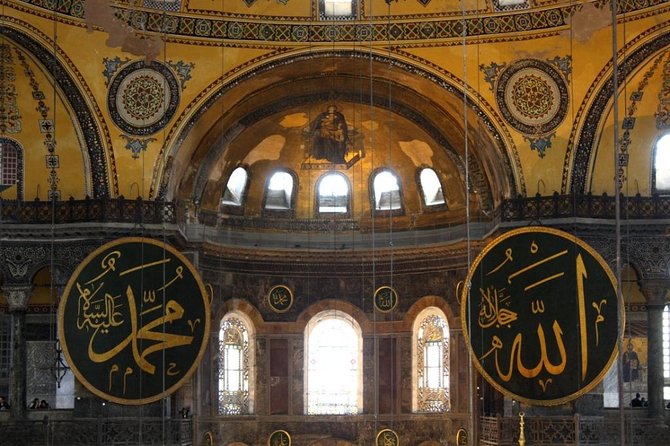 Guided Hagia Sofia, Blue mosque, Basilica Cistern skip lines tour - Grand Bazaar to Spice Bazaar: Shopping With a Real Plan