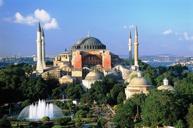 Guided Hagia Sofia, Blue mosque, Basilica Cistern skip lines tour - Hippodrome: Roman Chariot-Race Bones You Can Still Touch