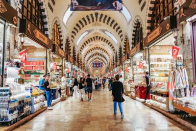 Istanbul: Best of the City 1, 2 or 3-Day Private Guided Tour - Day 1: Hagia Sophia, Blue Mosque, Topkapi, and the Grand Bazaar power loop