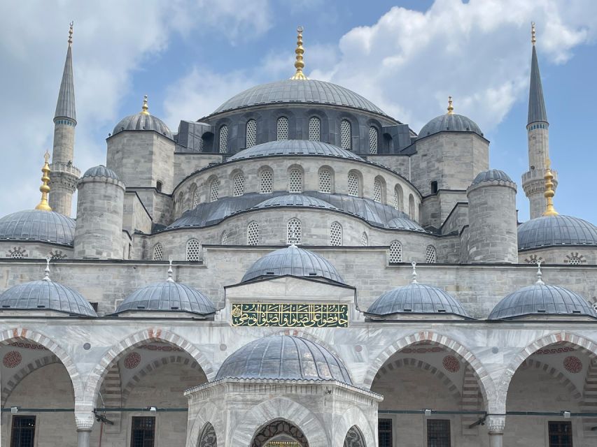 Istanbul: Blue Mosque Guided Tour - The Sultanahmet photo stop: a quick win before the main sights