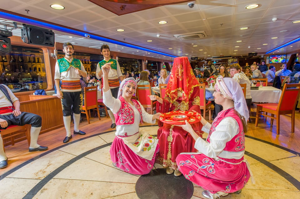 Istanbul: Bosphorus Dinner Cruise Incl. Drinks with Transfer - How the whole 3–4 hour evening flows (and how to not miss the best moments)