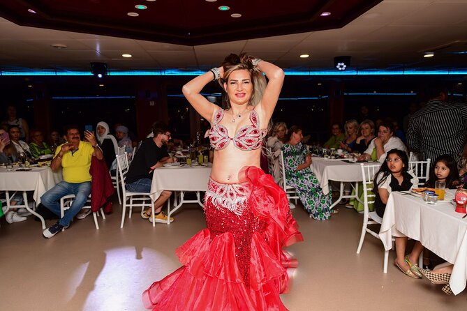 Istanbul Bosphorus Dinner Cruise with Drinks and Shows - Seating, comfort, and the reality of a busy boat