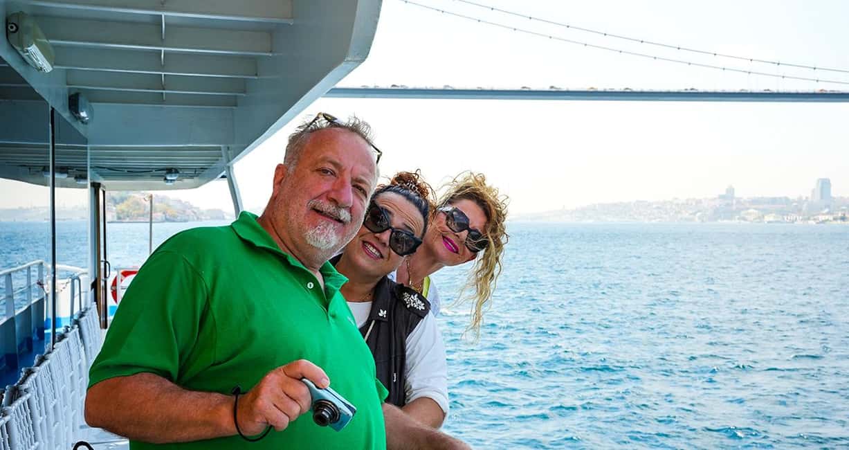 Istanbul: Bosphorus & Golden Horn Cruise Daytime or Sunset - Distant skyline “bonus shots”: Hagia Sophia, Topkapi Palace, Maiden Tower, Galata Tower