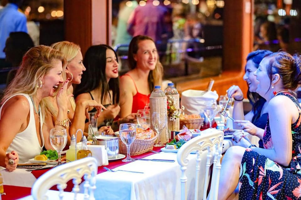 Istanbul: Bosphorus Night Dinner Cruise with Private Table - Why This Bosphorus Dinner Cruise Works So Well at Night