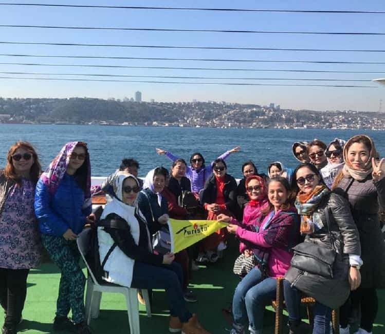 Istanbul: Bosphorus Sightseeing Boat Tour with Guide - Key highlights to know before you go
