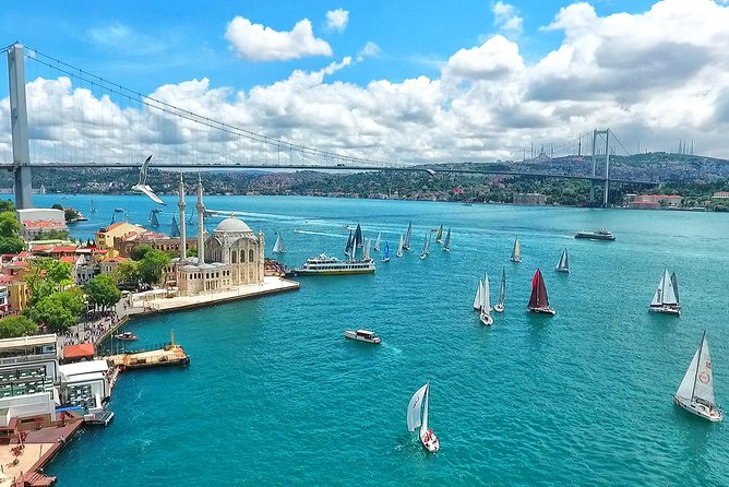 Istanbul Bosphorus Sightseeing Cruise - Entering the day with a simple Eminönü boarding plan