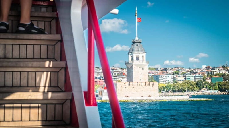 Istanbul: Bosphorus Sightseeing Cruise Tour with Audio Guide - Unlimited Turkish Tea, Wi‑Fi, and Restrooms: Small Comforts That Matter