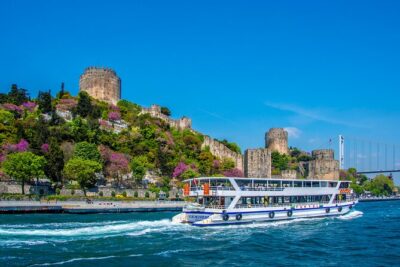 Istanbul Bosphorus Sightseeing Cruise with Audio Guide - Getting On at Kabataş: Tickets, Seat Choices, and the Audio App