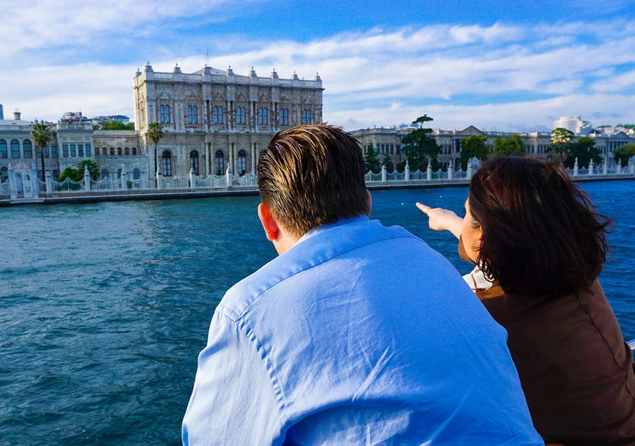 Istanbul: Bosphorus Sightseeing Cruise with Sunset Option - Sunset at 4 PM or 5 PM: What Changes When the Light Hits