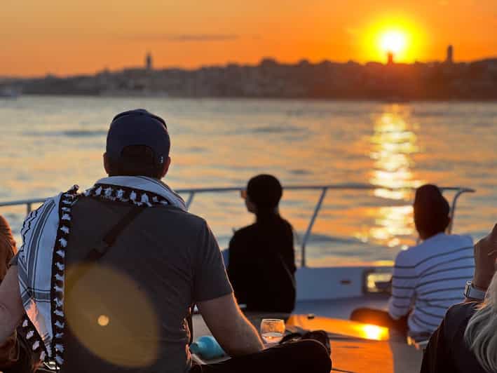 Istanbul: Bosphorus Sunset Cruise on a Luxury Yacht - Dolmabahçe to Çırağan: The European Shore Starts With Power and Polish