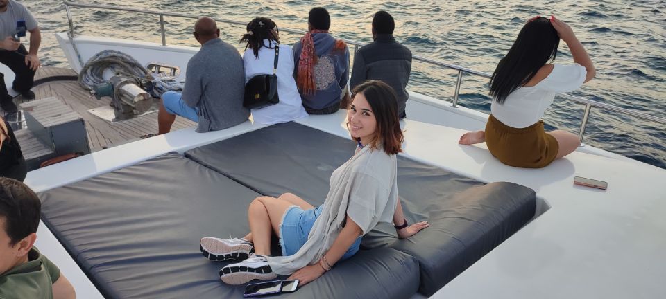 Istanbul: Bosphorus Sunset Cruise on Yacht with Live Guide - Rumeli Fortress and the fortresses of the Asian approach