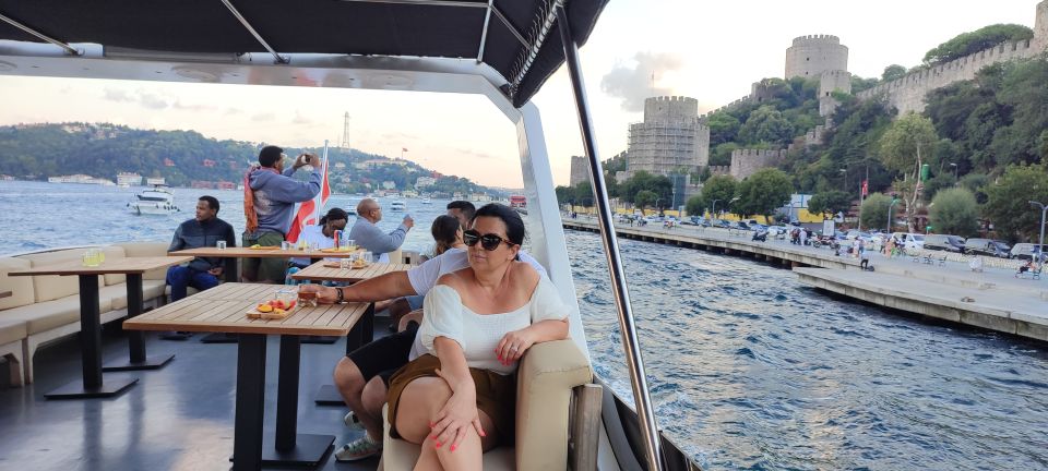 Istanbul: Bosphorus Sunset Cruise on Yacht with Live Guide - Palaces and the skyline toward Topkapı, Galata, and Galataport
