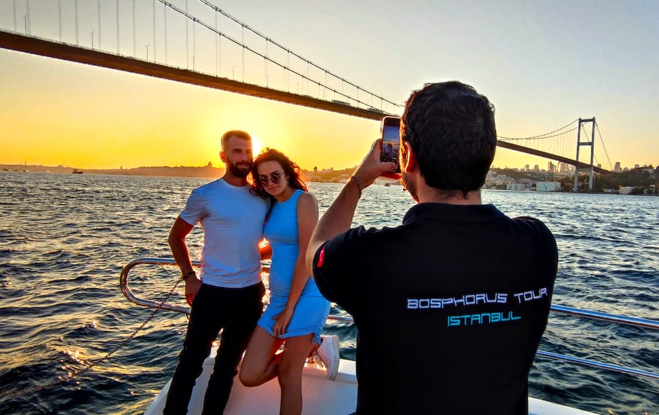 Istanbul: Bosphorus Sunset Yacht Cruise with Live Guide - Kabataş pier to yacht deck: getting started without stress