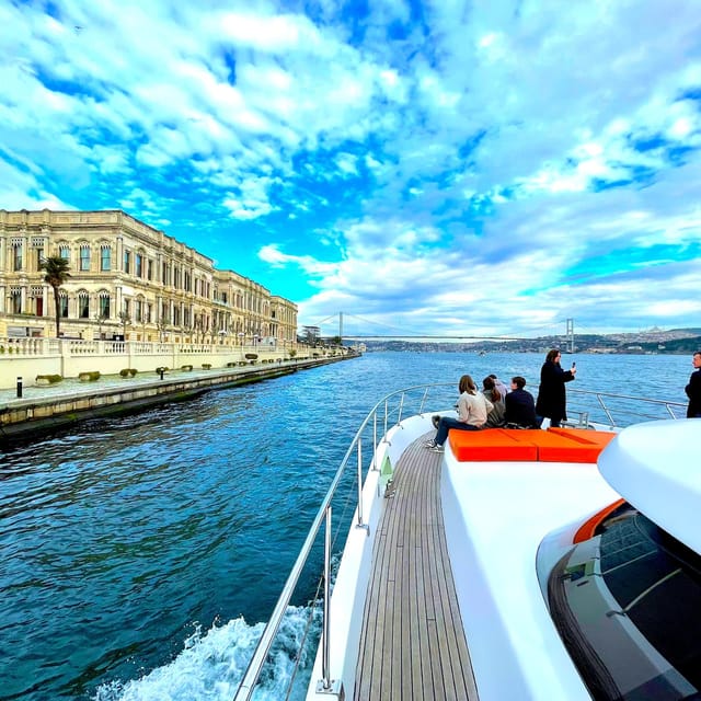 Istanbul: Daytime Bosphorus Yacht Cruise with Fruit & Snacks - Kuzguncuk and the Maiden’s Tower moment