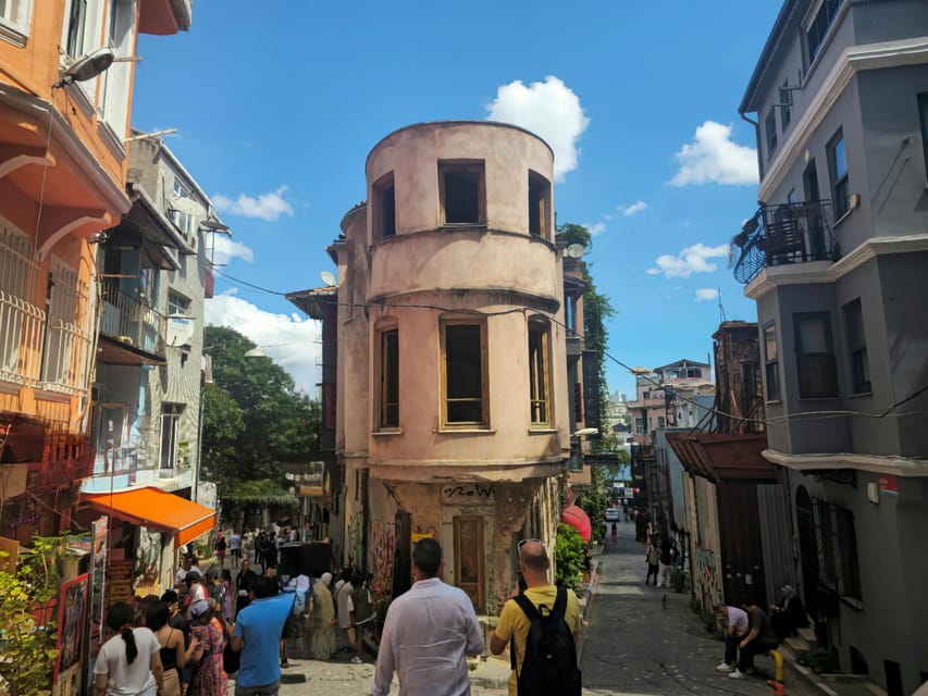 Istanbul: Fener & Balat Guided Tour through Colored Streets - The historian guide makes the streets make sense