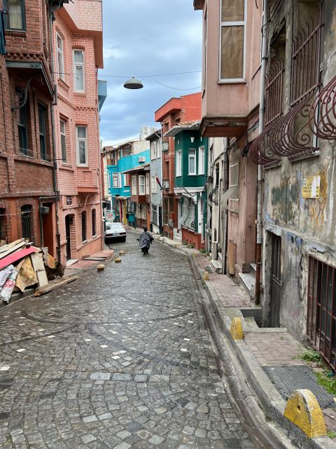 Istanbul: Fener, Balat, Old Greek and Jewish Quarter Tour - Balat: the walk between churches and the tea break that feels local