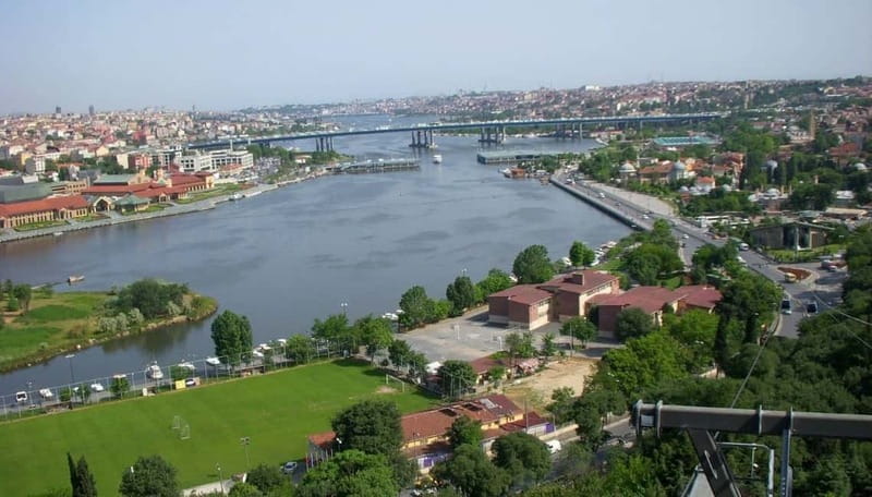 Istanbul: Guided Bosphorus Cruise & Golden Horn Bus Tour - Pierre Loti Hill + Teleferik: the skyline moment you’ll want to photograph