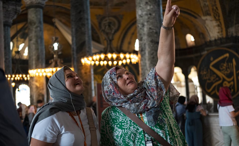 Istanbul: Hagia Sophia & Basilica Cistern Tour with Tickets - Hagia Sophia: the fastest way to spot the building’s changing identities