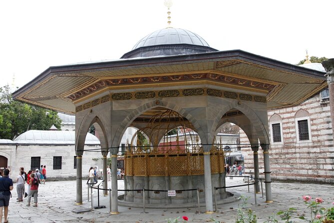 Istanbul: Hagia Sophia & Blue Mosque Guided & Small-Group Tour - Grand Bazaar Free Time: How to Make 45 Minutes Count