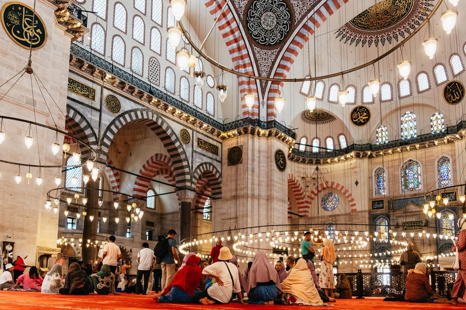 Istanbul: Hagia Sophia, Blue Mosque, Suleymaniye Mosque Tour - Süleymaniye Mosque on Istanbul’s Third Hill and Mimar Sinan’s design