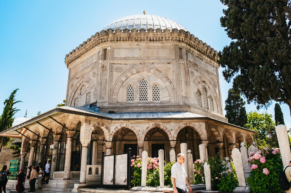 Istanbul: Hagia Sophia, Blue Mosque, Suleymaniye Mosque Tour - Meeting in Sultanahmet and keeping the 4-hour pace realistic