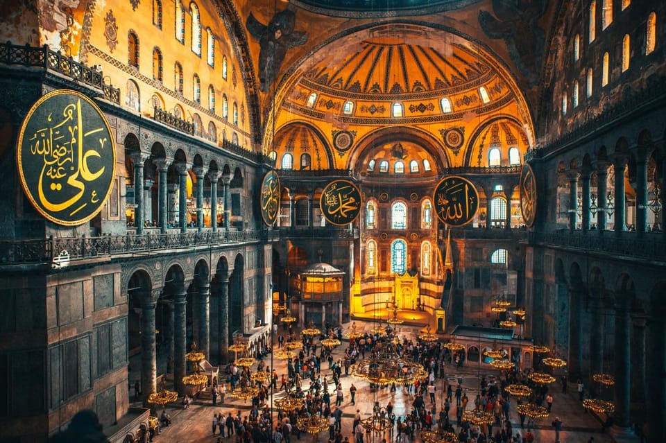 Istanbul: Hagia Sophia Skip-the-Ticket Line & Audio Guide - The Medusa Heads and Submerged Columns: The Strange Parts That Stick With You