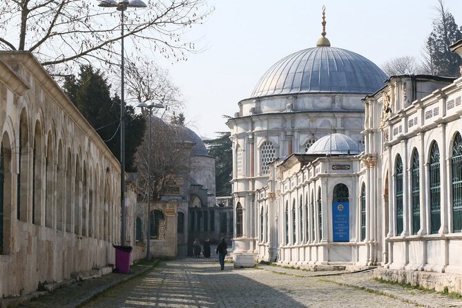Istanbul Highlights Bosphorus Stops 1 +2 (Europe + Asia) - Asian-Side Lunch and Mosque Stops: A Structured Break