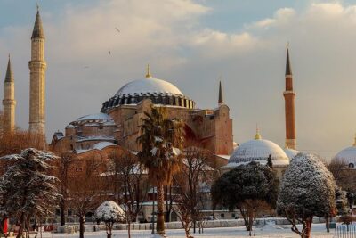Istanbul Historical Tour with Guide, Lunch and Transfers - Hippodrome: A Roman Relic With Cairo-Style Street Energy