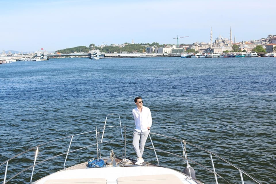 Istanbul: Luxury Yacht Tour at Sunset w Snacks - Key highlights you’ll actually care about