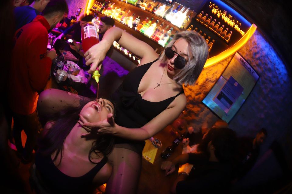 Istanbul: Party Pub Crawl with Party Bus - Welcome shots, drinking games, and the photos you’ll actually want