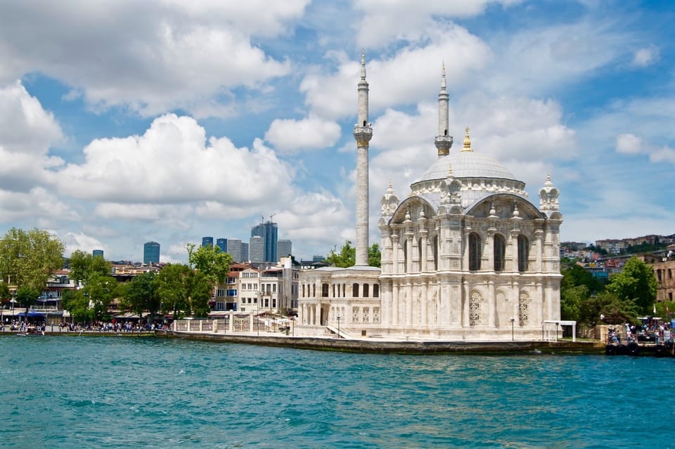 Istanbul: Private Bosphorus Strait Sightseeing Yacht Cruise - Price and value: is $183 per person worth it?