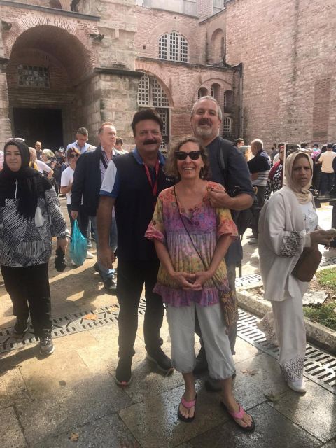 Istanbul: Private Guided Tour - The Blue Mosque and Sultanahmet Square: iconic visuals, clearer meaning