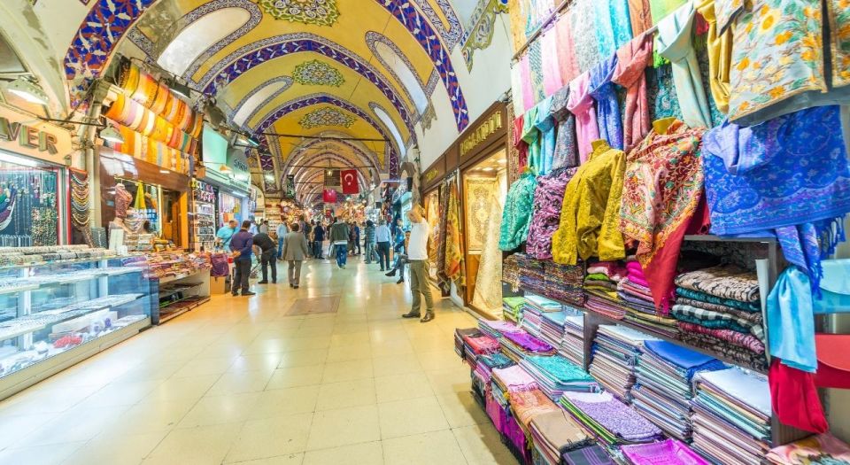 Istanbul: Private Guided Walking Tour - Sultanahmet Square to Sultan Ahmed Mosque: how the day sets the tone
