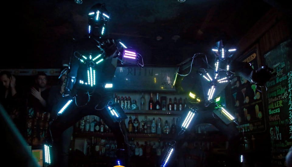 Istanbul: Rooftop Pub Crawl with Party Bus - FAQ