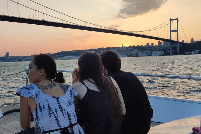 Istanbul Sunset Cruise on Luxury Yacht - Guided Group Cruise - Rumeli Hisarı and the Fort Feel: When the Bosphorus Gets Narrow