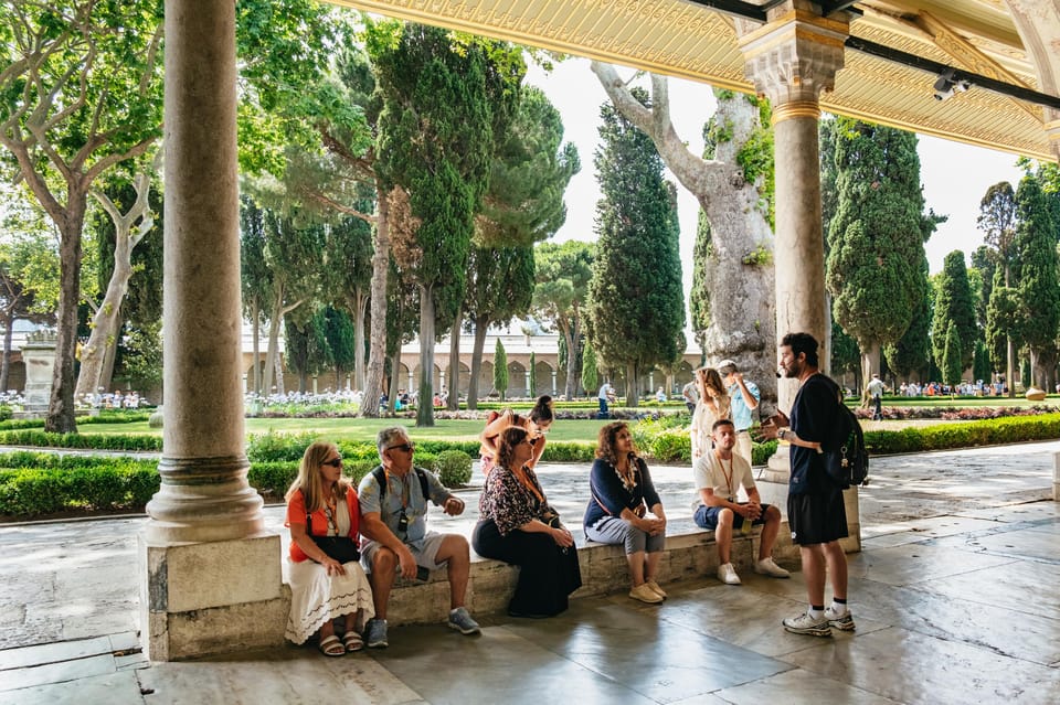 Istanbul: Topkapi Palace and Harem Guided Tour with Ticket - Group Feel, Pace, and What the Tour Leaves You With