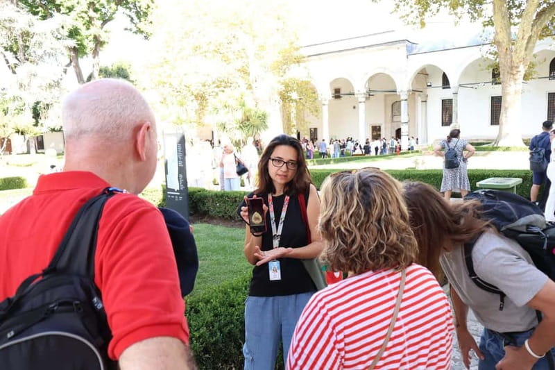 Istanbul: Topkapi Palace and Harem Museum Tour with Ticket - Key things to know before you go