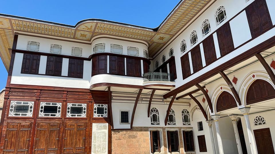 Istanbul: Topkapi Palace & Harem Museum Ticket & Audio Guide - What the Host Actually Does (And What It Does Not)