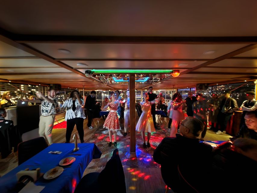 Istanbul: Turkish Night on the Bosphorus Dinner Cruise - Turkish Delight Welcome and the Service Rhythm