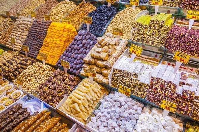 Panoramic City Tour with Bosphorus Strait Sightseeing Cruise - Spice Bazaar (Misir Çarşısı): the stop that most people remember