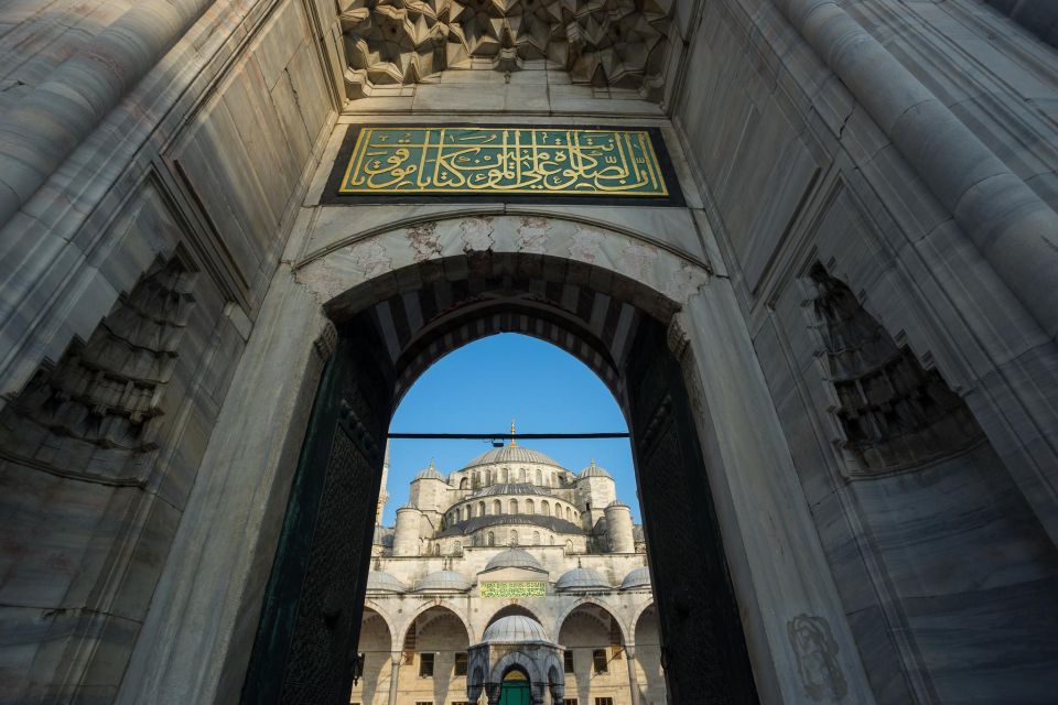 Private 7-Hour Istanbul Tour with Red Carpet Treatment - Blue Mosque and Sultanahmet District: The 6 Minarets Effect