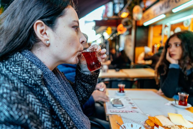 PRIVATE Istanbul Food Tour - 10 Tastings including Raki & Padi - Stop 1 in Kadıköy Çarşısı: Pide, Turkish Delight, and Real-Spot Ordering